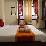 Hotel Yellow Stone