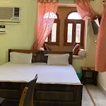 Hotel Roop Mahal