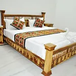 Sartaj Hotel