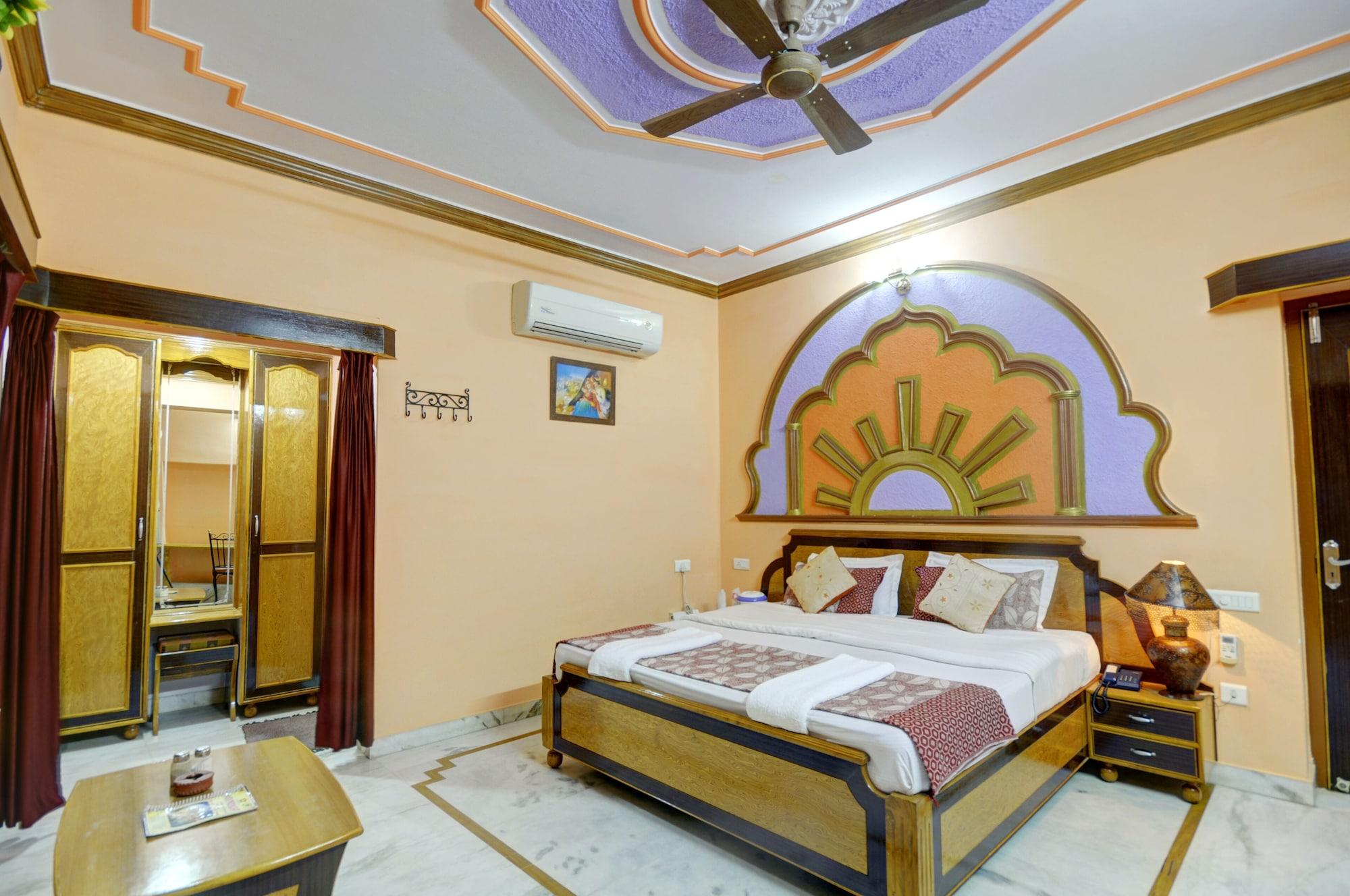 Moonlight Hotel 2*