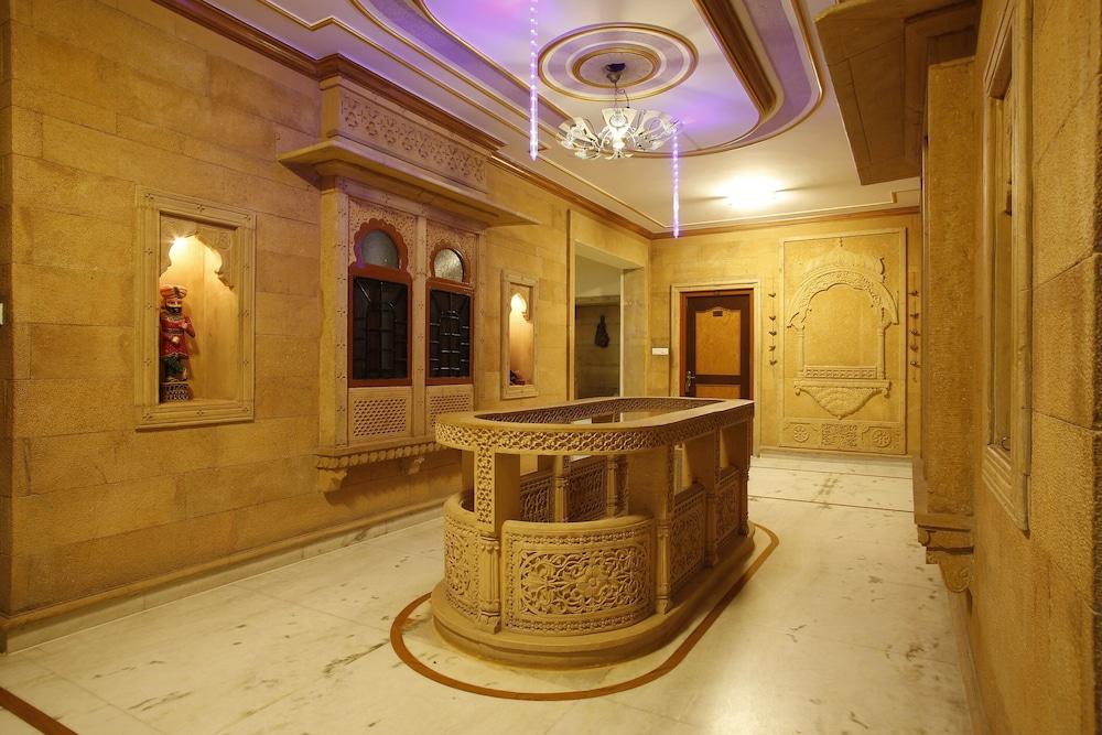 Moonlight Hotel