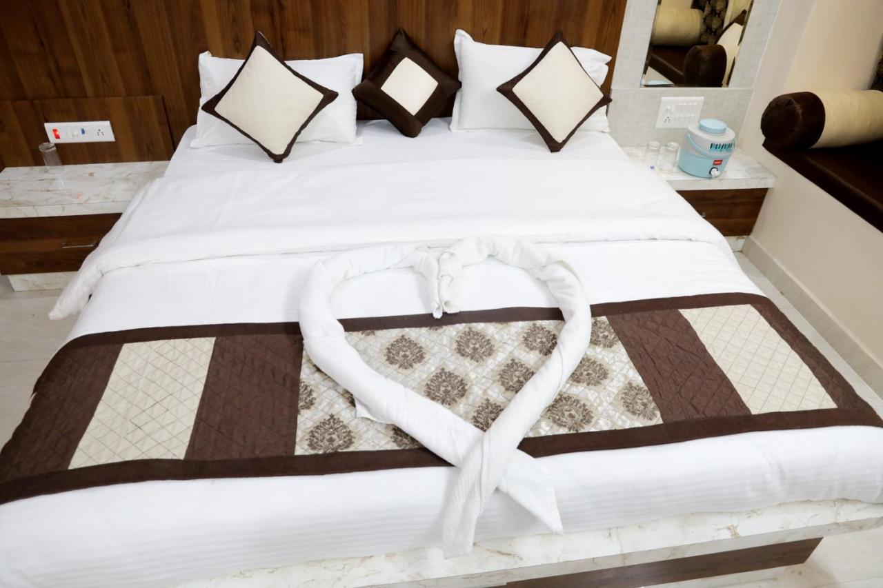Ajeet Palace 3*