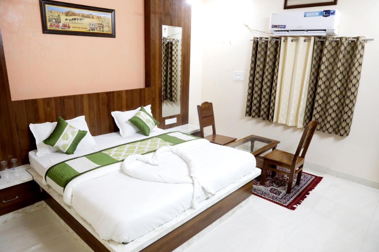 Hotel Ajeet Palace 3*