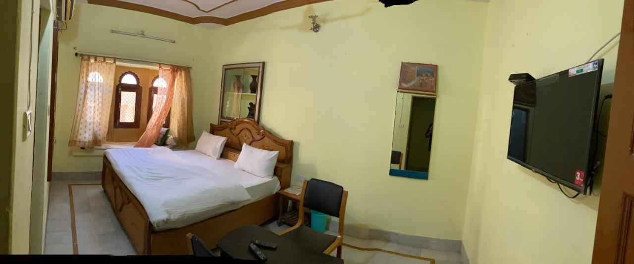 Bed & Breakfast Roop Mahal 2*