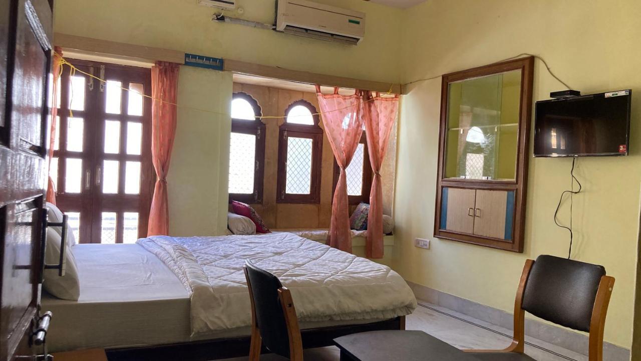 Roop Mahal Bed & Breakfast