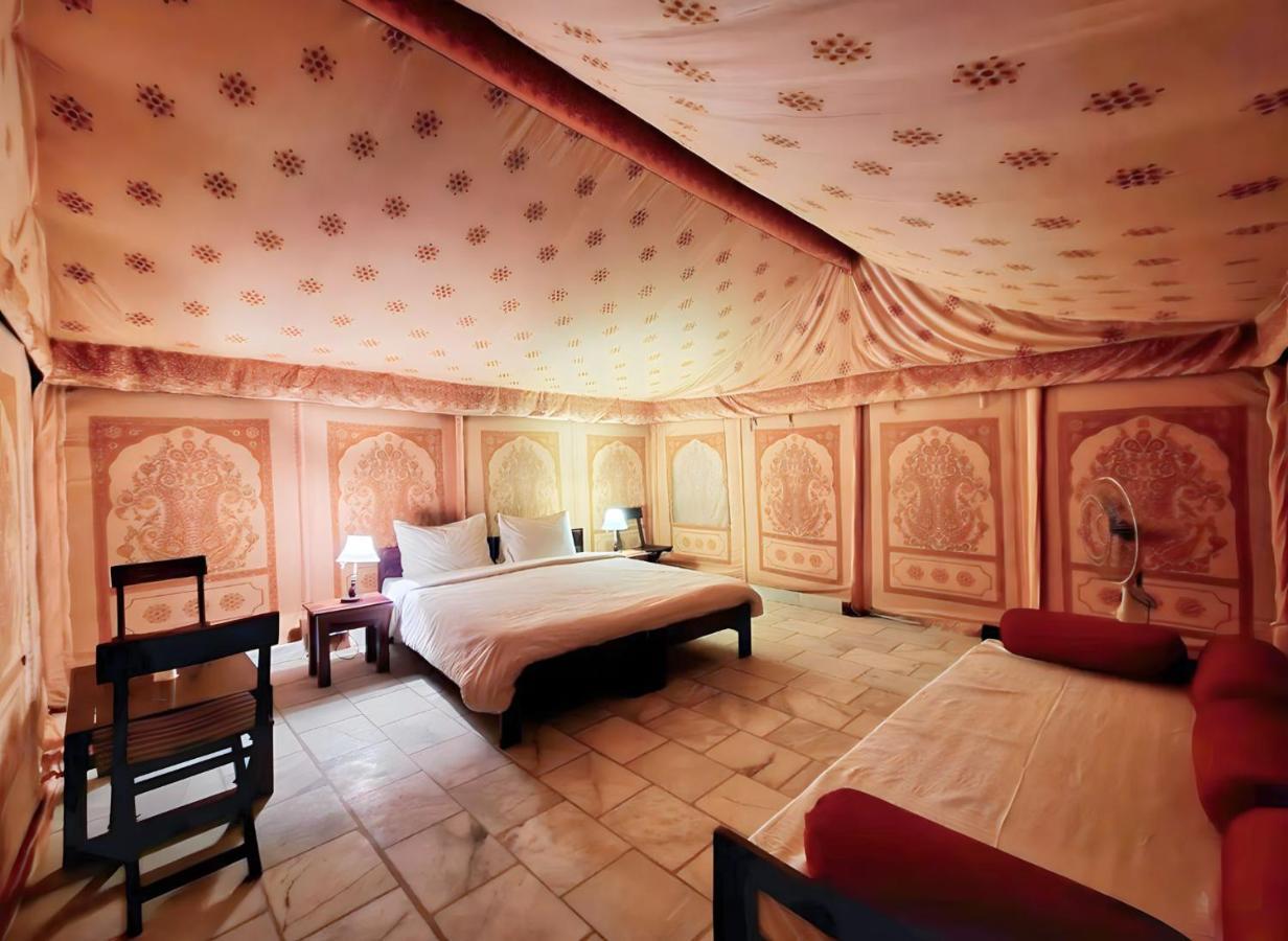 Tree National Desert Camp 4* Jaisalmer