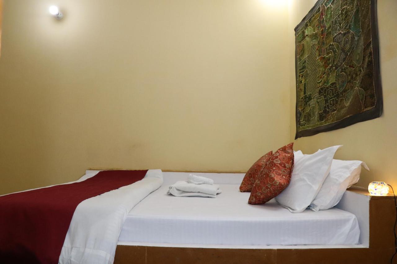 Homestay The Urmila Palace
