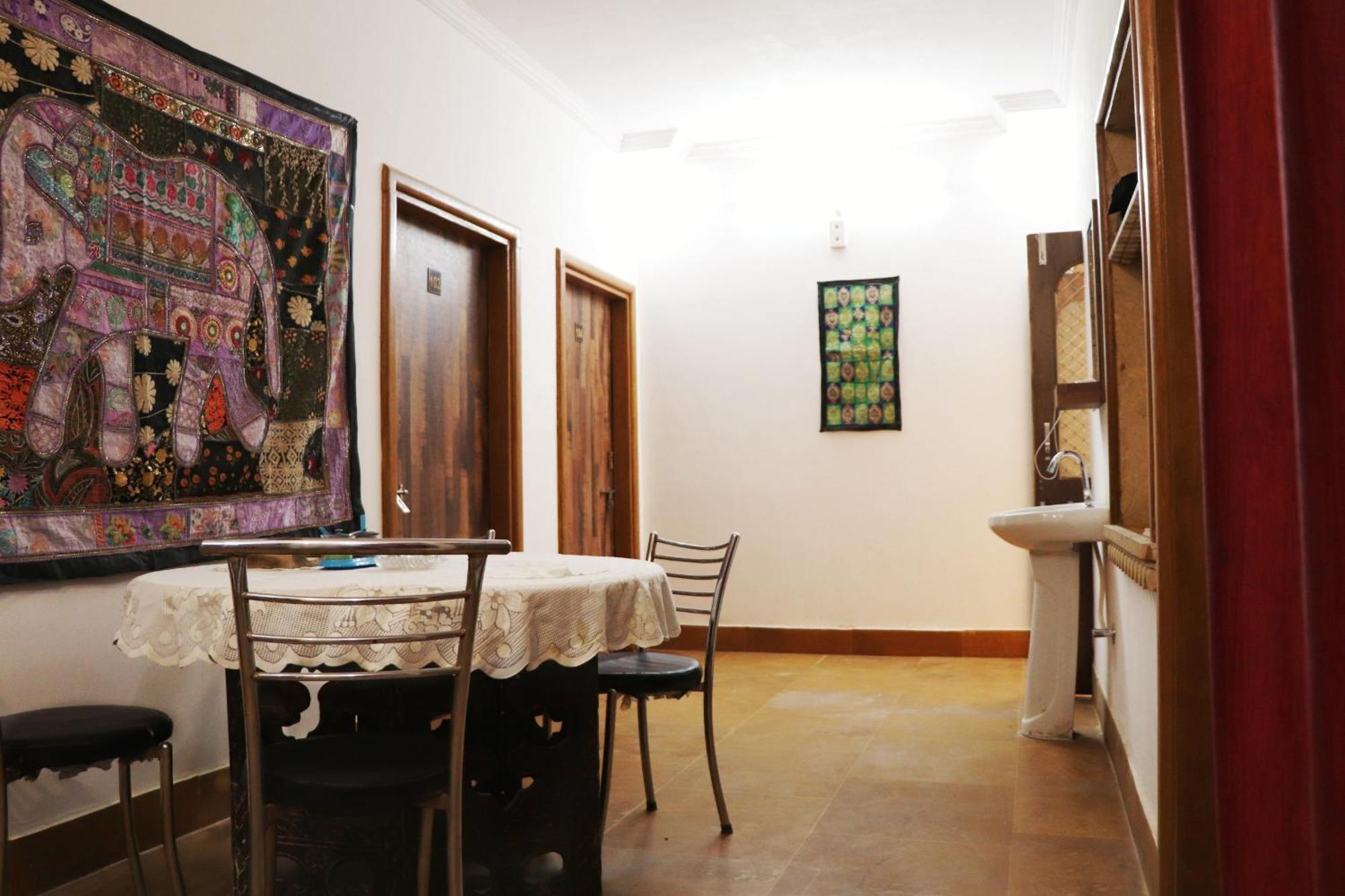 Homestay The Urmila Palace