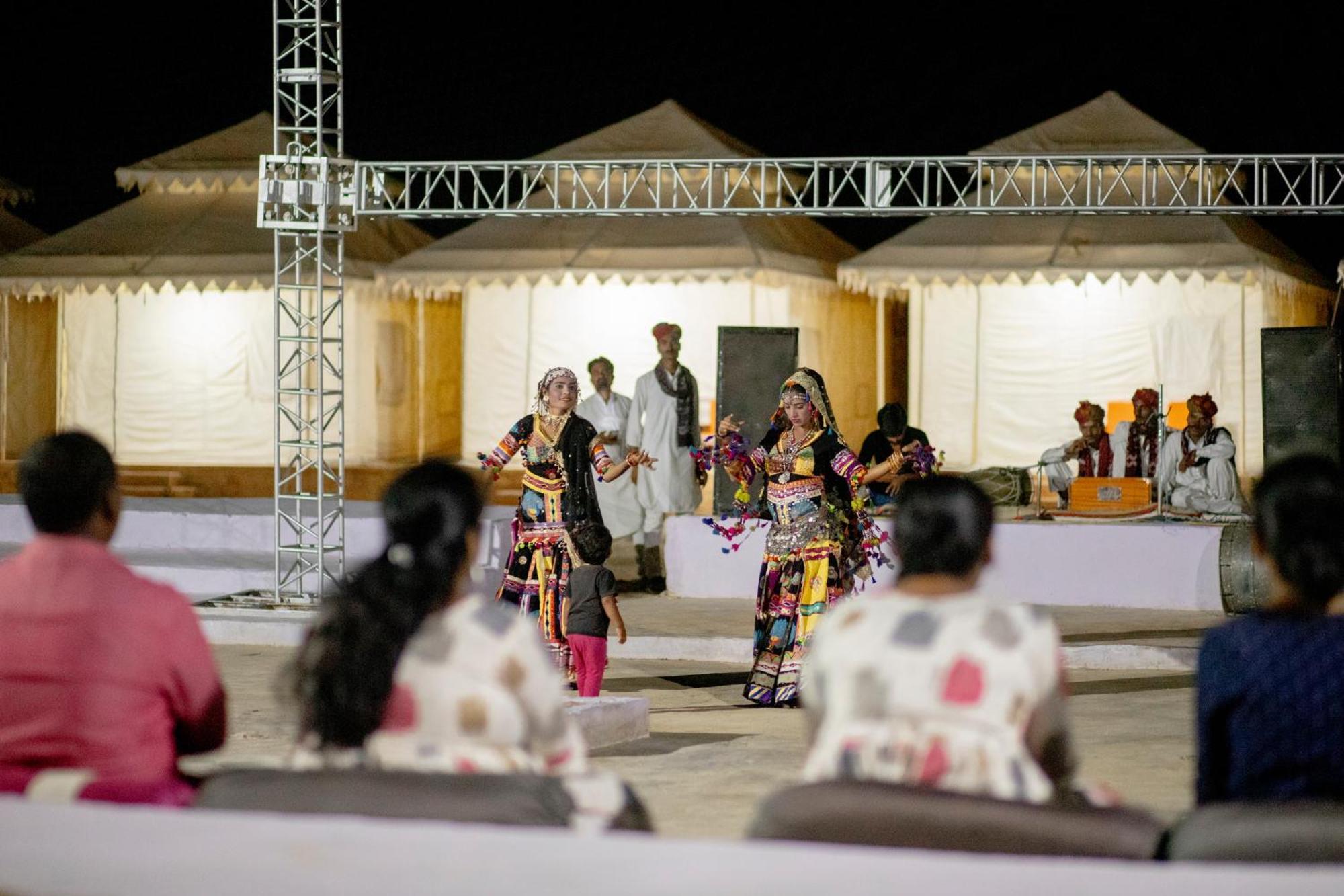 Desert Overnight Camp & 4* Jaisalmer