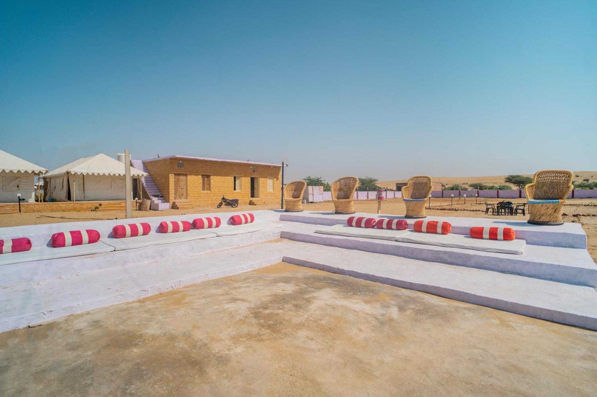 Desert Overnight Camp & 4*