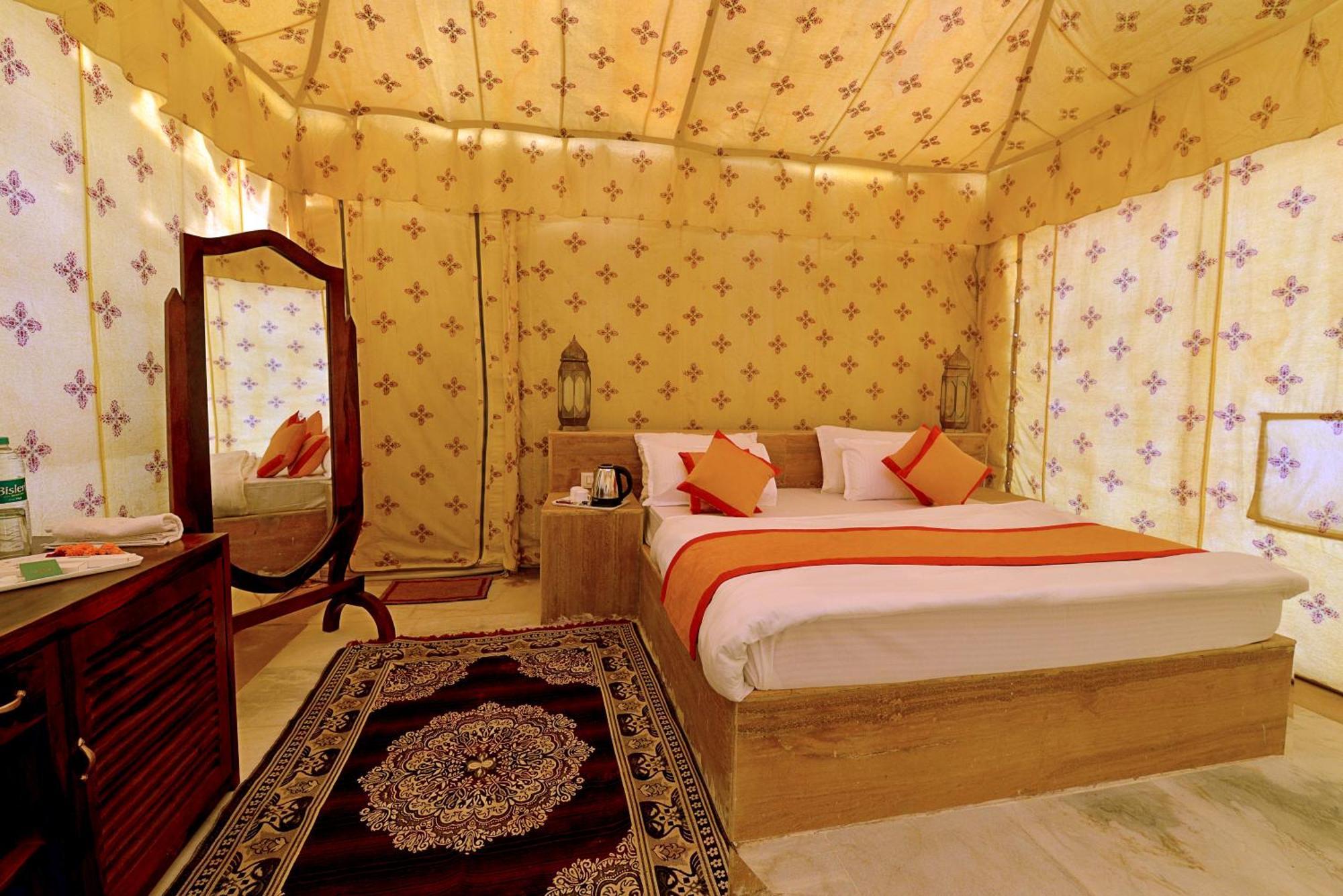 Desert Overnight Camp & 4*