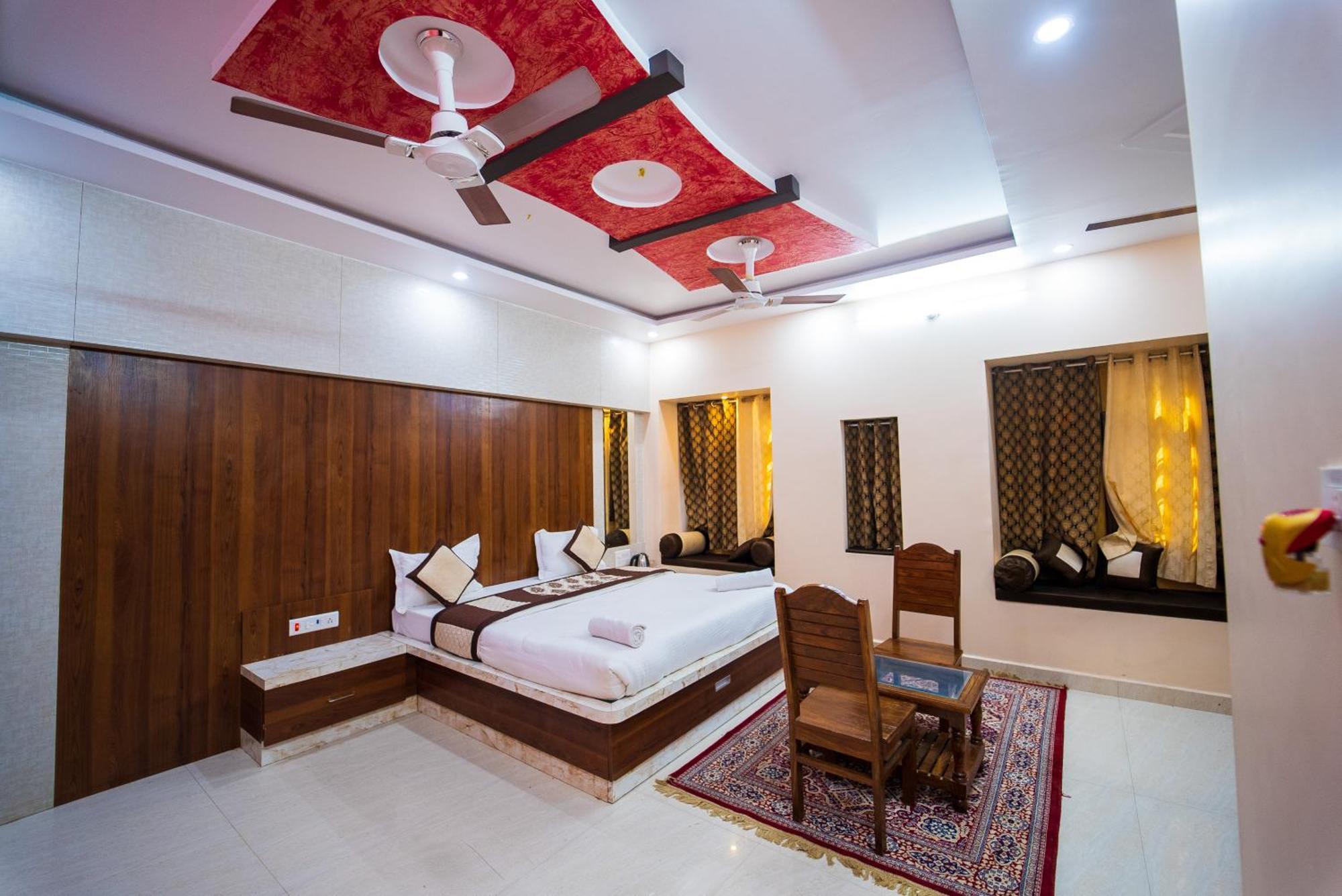 Hotel Ajeet Palace 3*