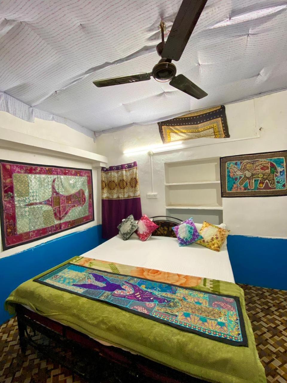 Bed & Breakfast Mirvana & Camel Safari