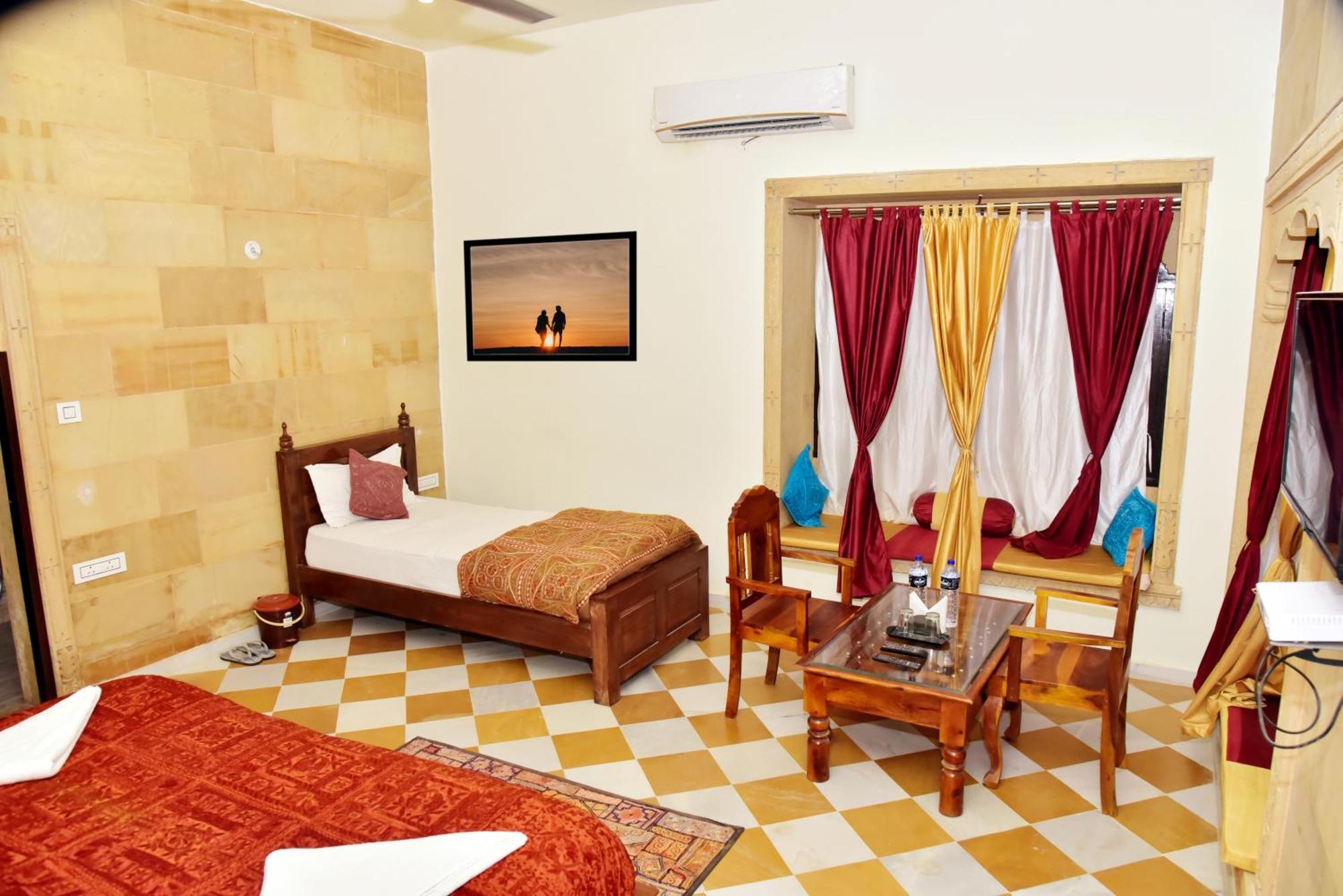 The Jaigarh Palace Hotel 3*