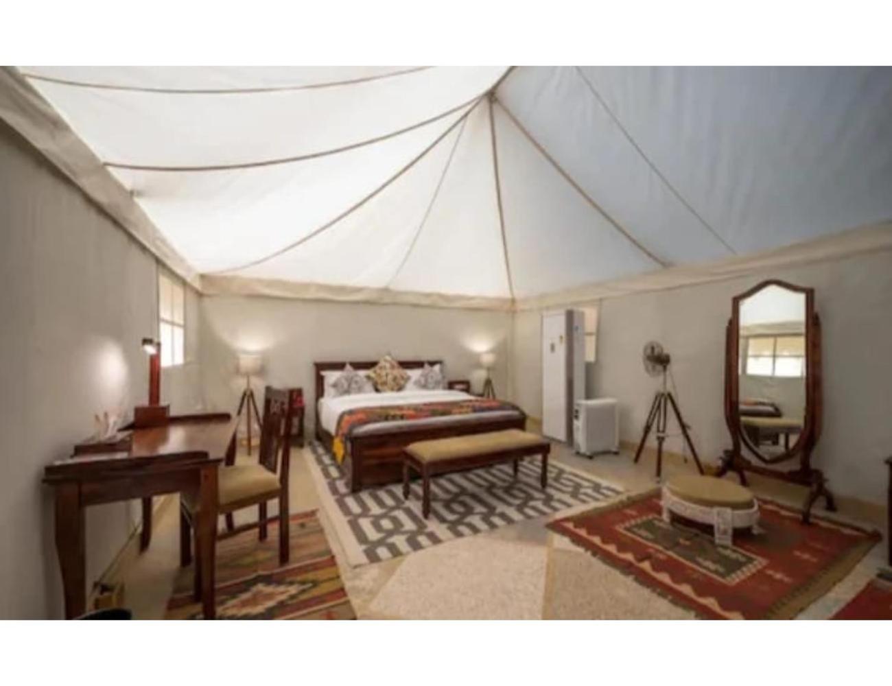 Homestay Desert Glory Resort, *