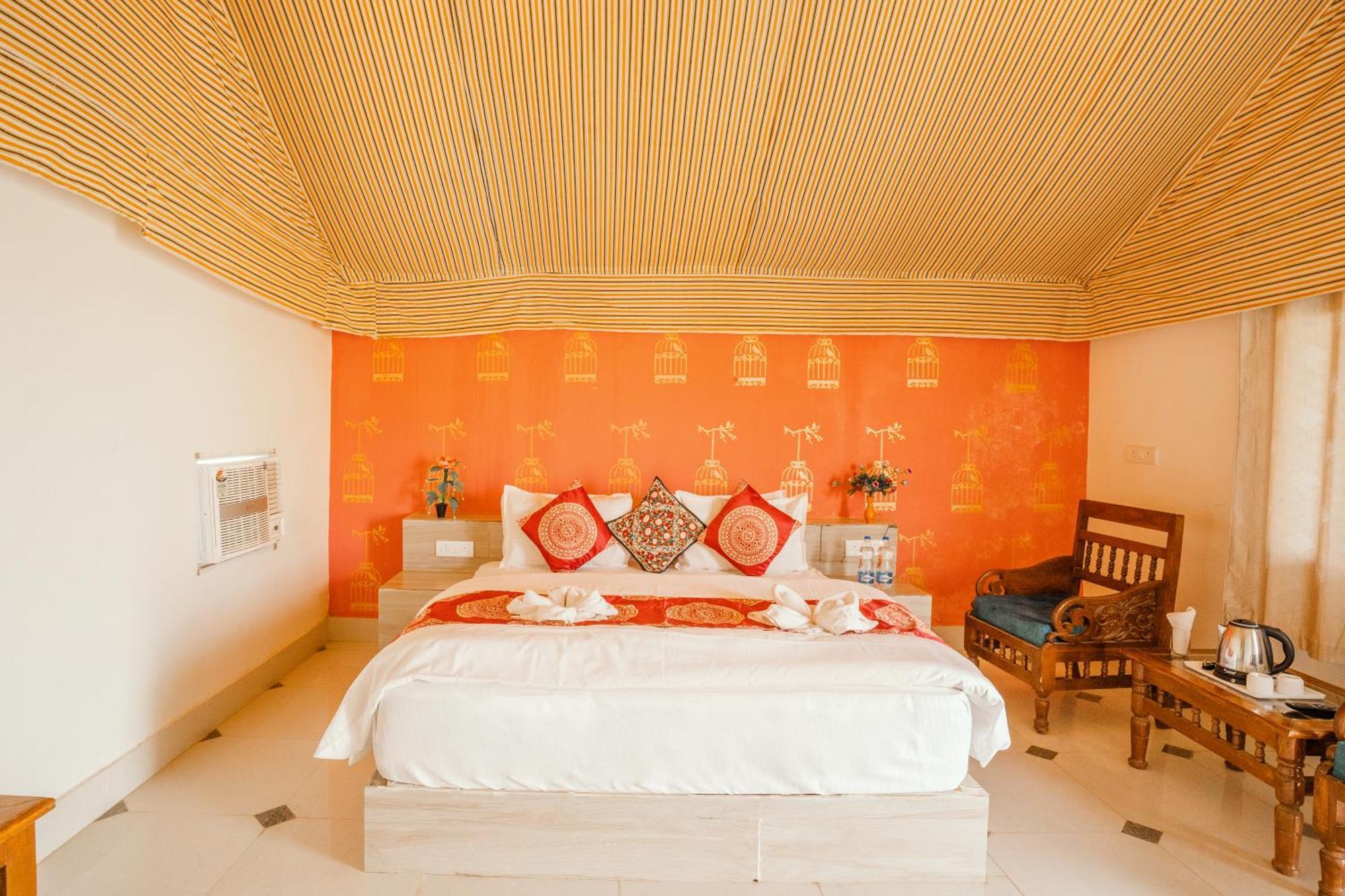 Resort Royal With Swimming Pool Jaisalmer