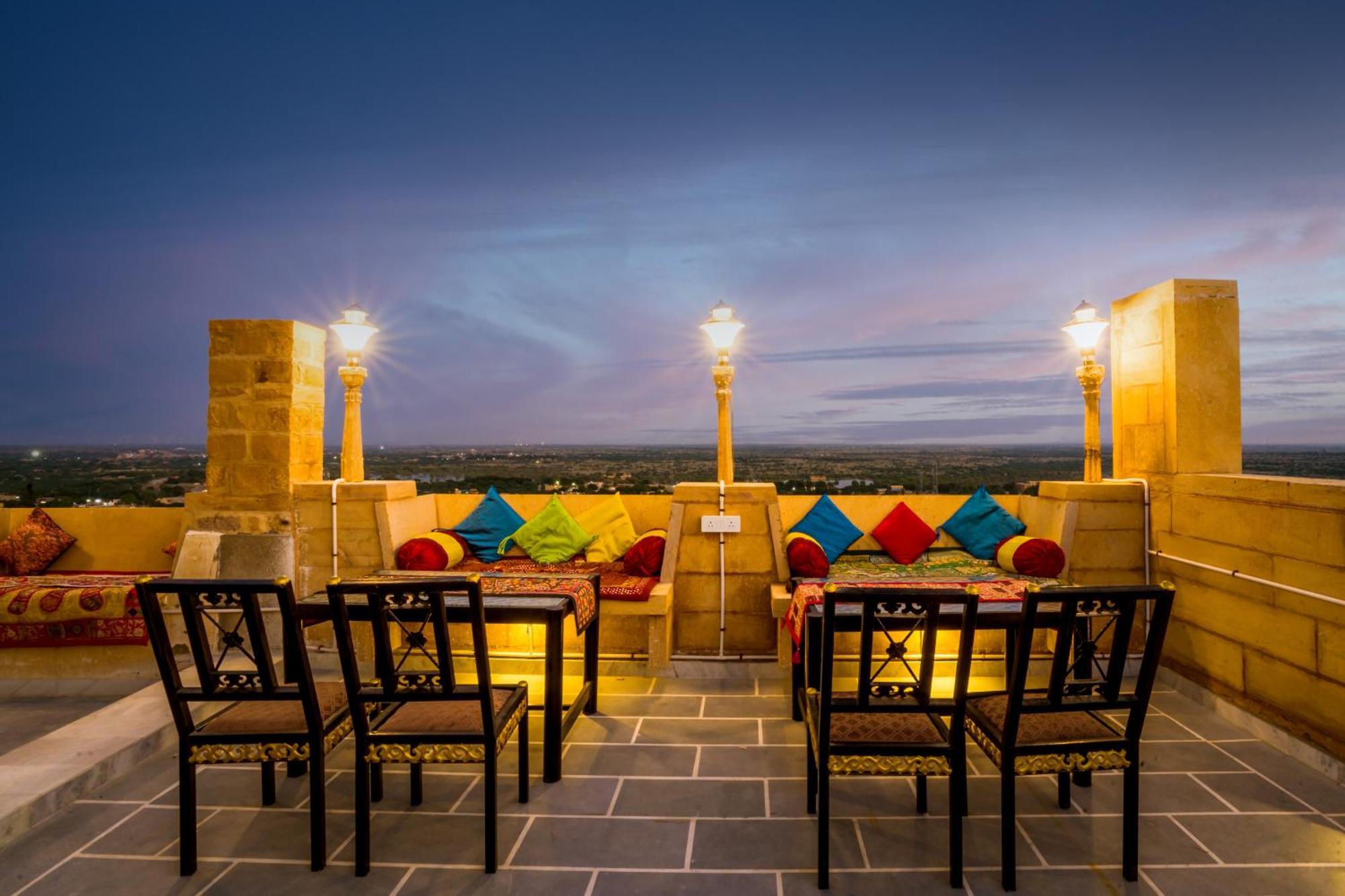 Hotel Ratan 2*