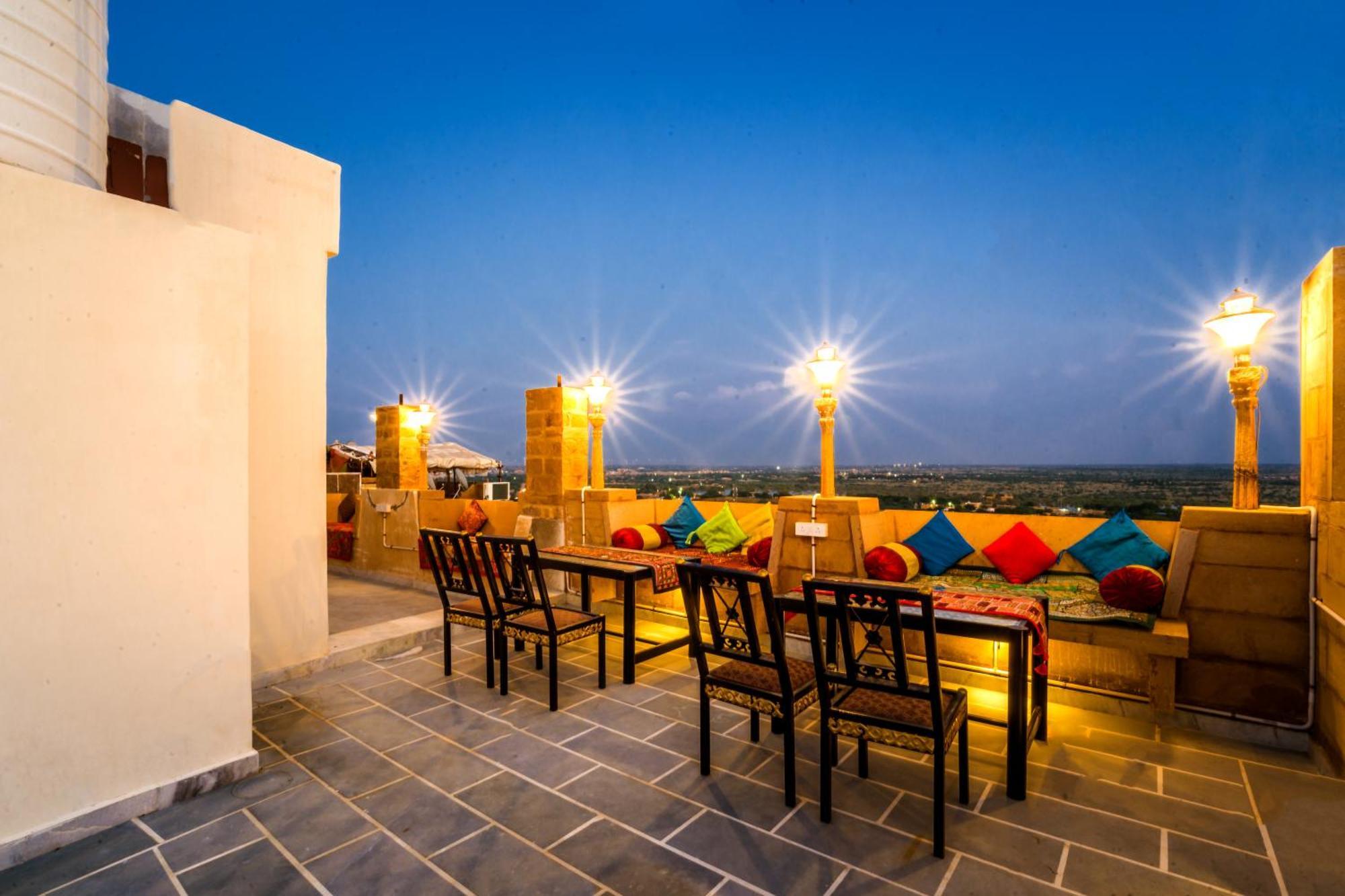 Hotel Ratan 2*