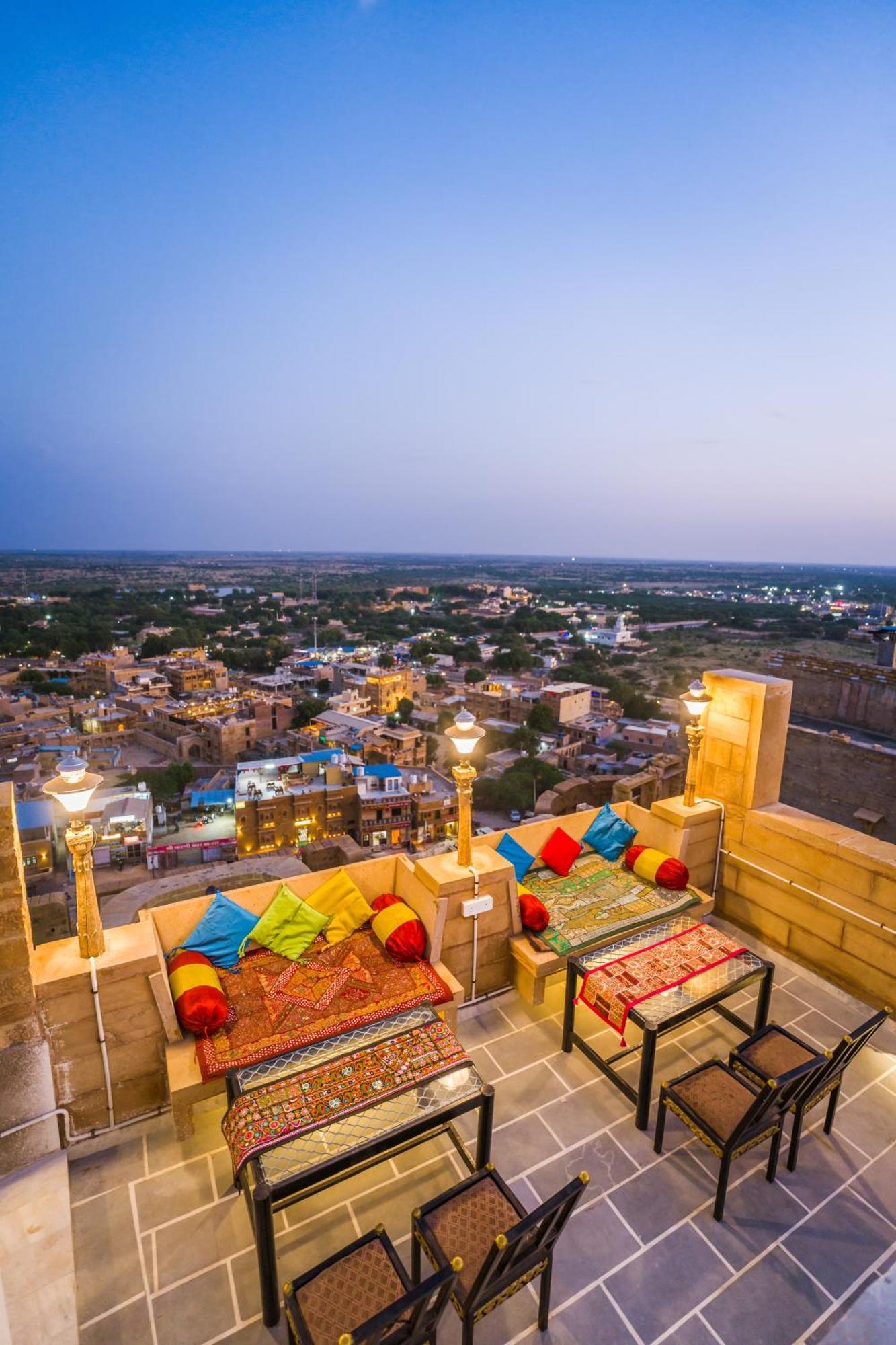 Hotel Ratan 2*