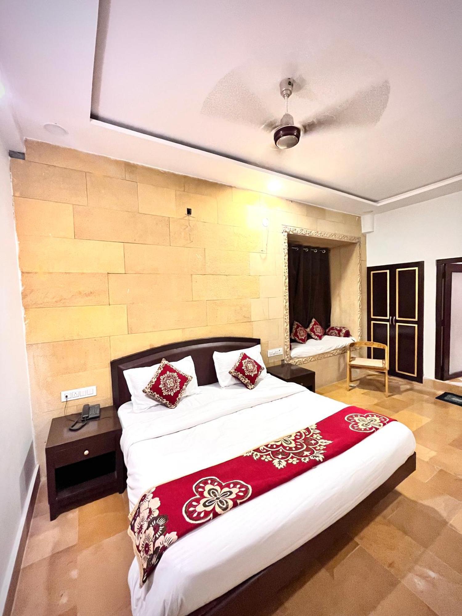 Guest house Chirag Haveli - Near Golden