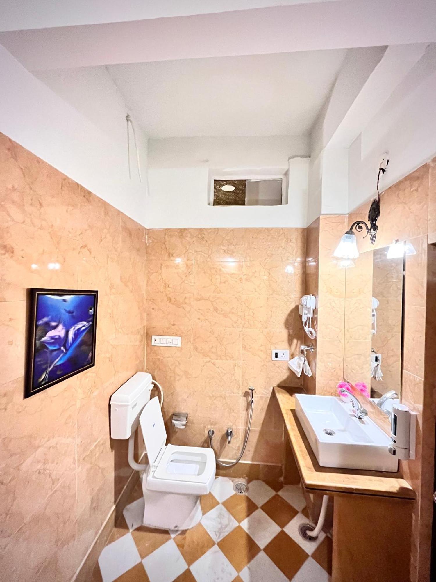 Guest house Chirag Haveli - Near Golden 2*