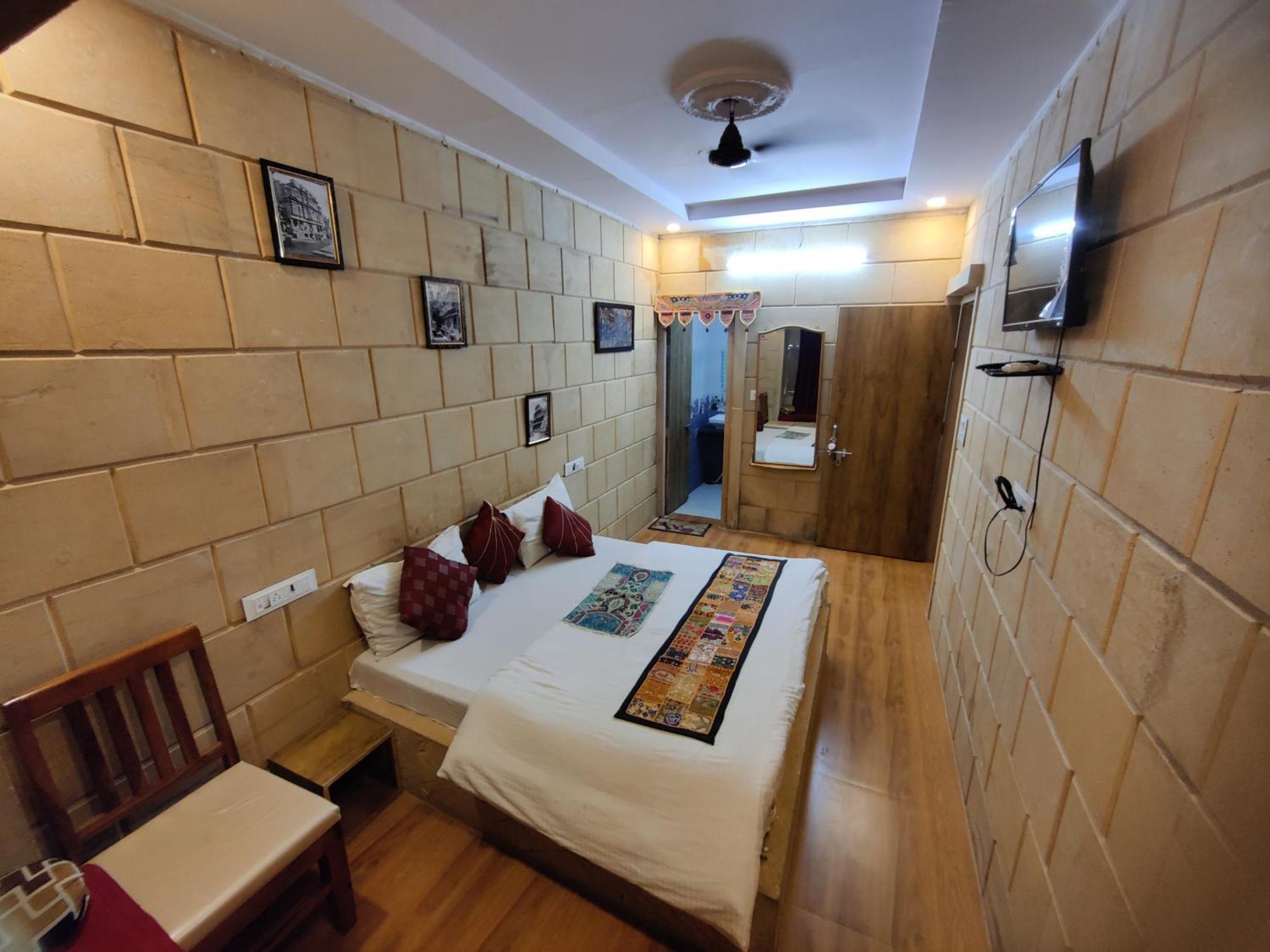 Jaswant Palace