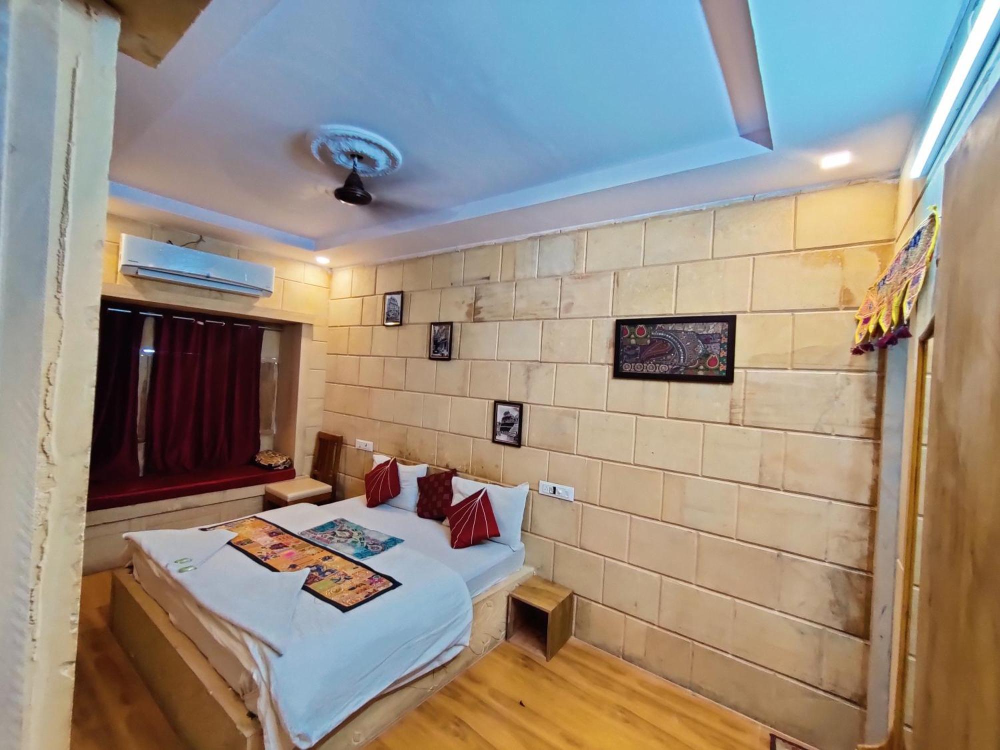 Jaswant Palace Hotel