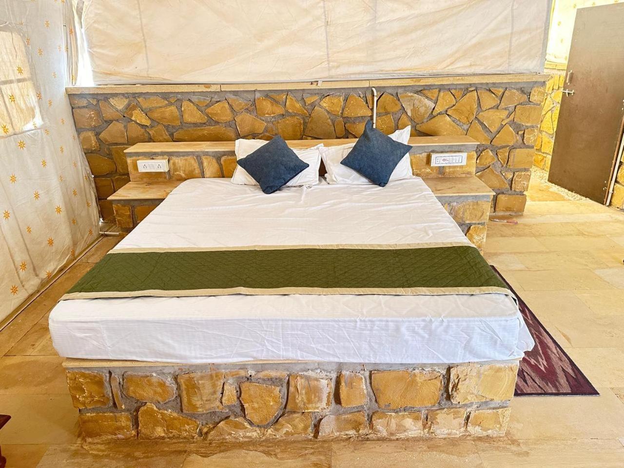 Luxury tent Raghav