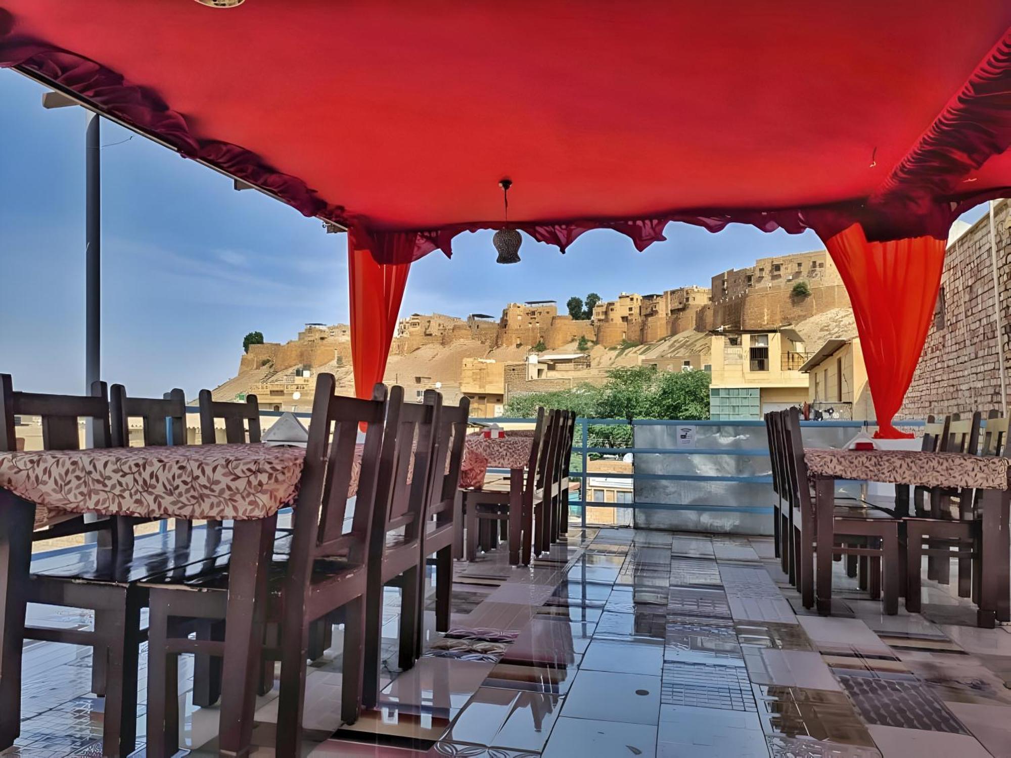 Chirag Haveli - Near Golden 2*