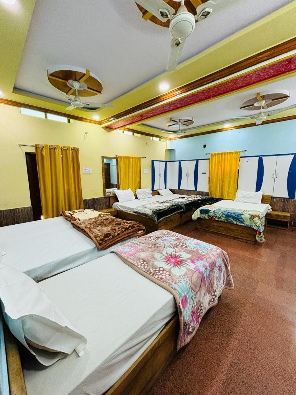 Hotel Dhora By Grb 3*
