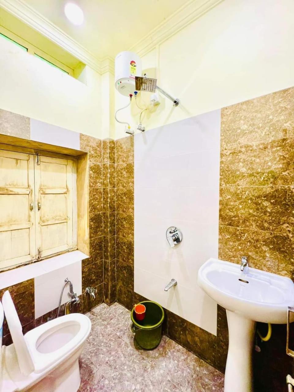Hotel Dhora By Grb 3*