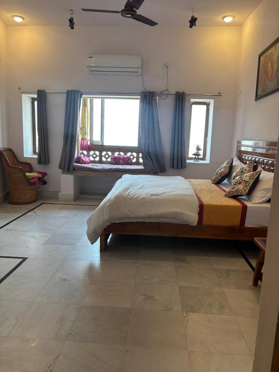 Shiva Guest house