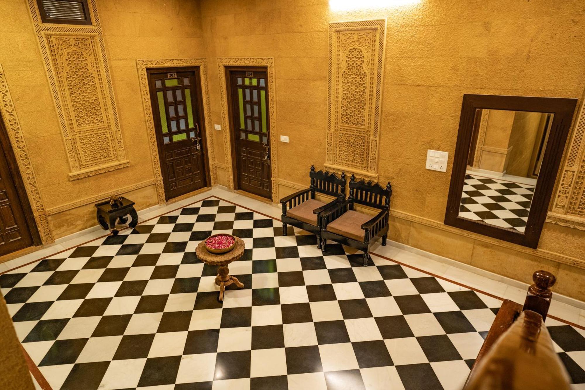 Royal Hotel