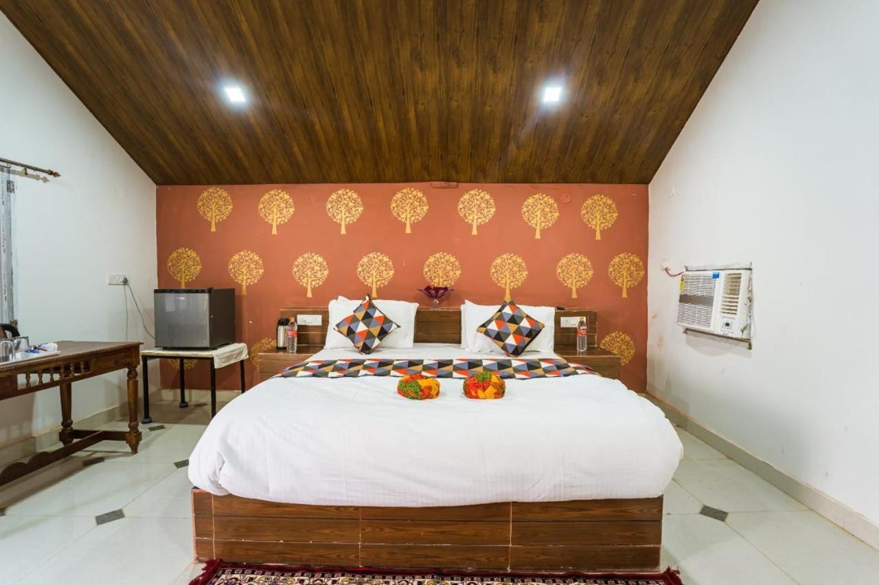 Royal With Swimming Pool Resort 3*