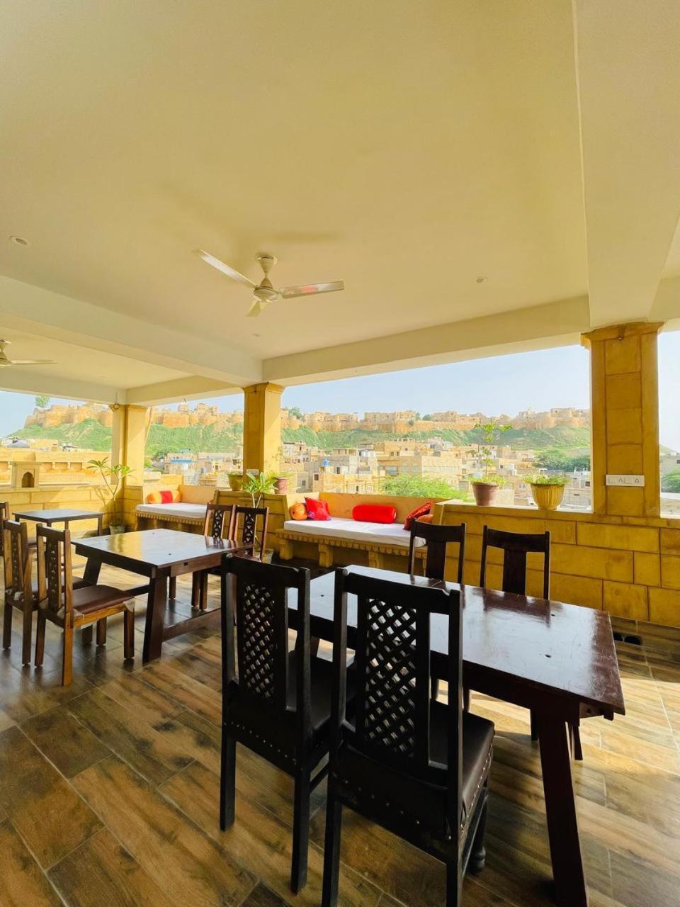 Wonbin Safari Hostel *