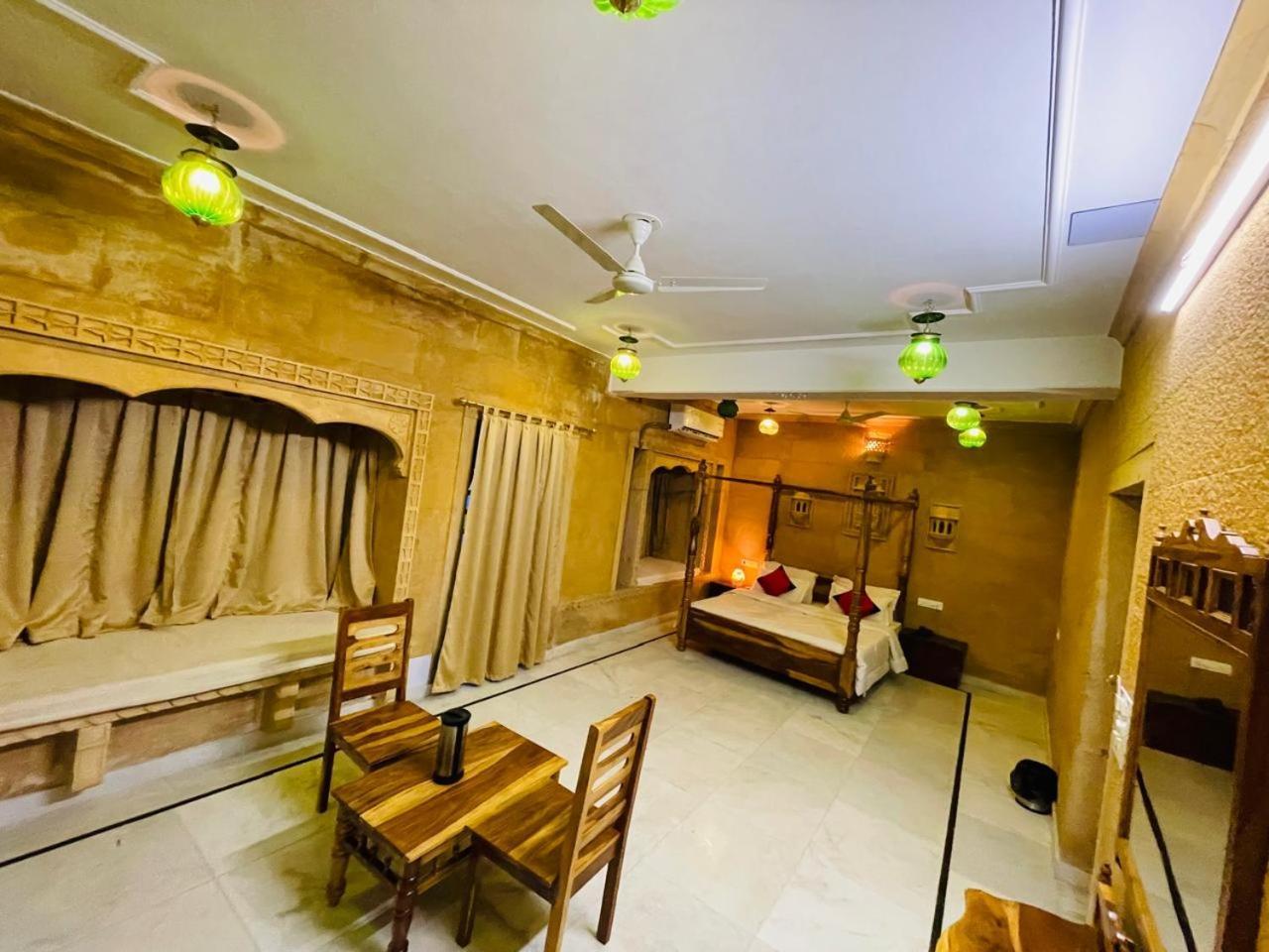 Wonbin Safari Hostel *