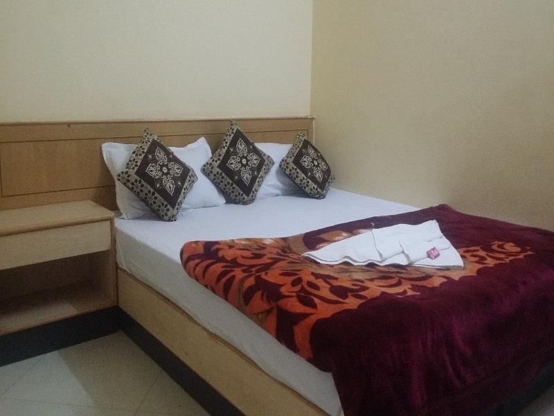 Payal Hotel *