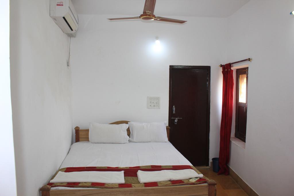 Mud Mirror Guest house