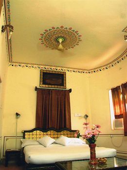 Meeraa Mahal