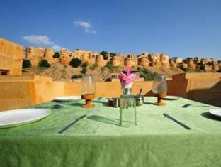 Bed & Breakfast Roop Mahal 2*