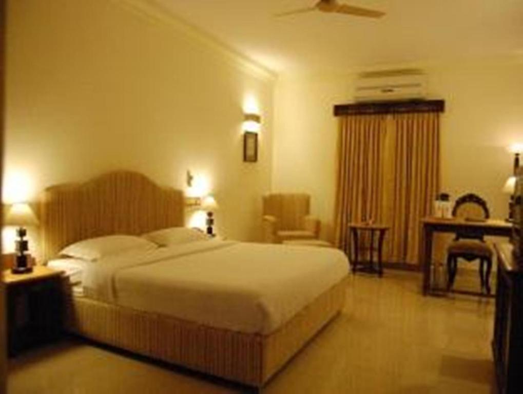 Deoki Niwas Palace Hotel