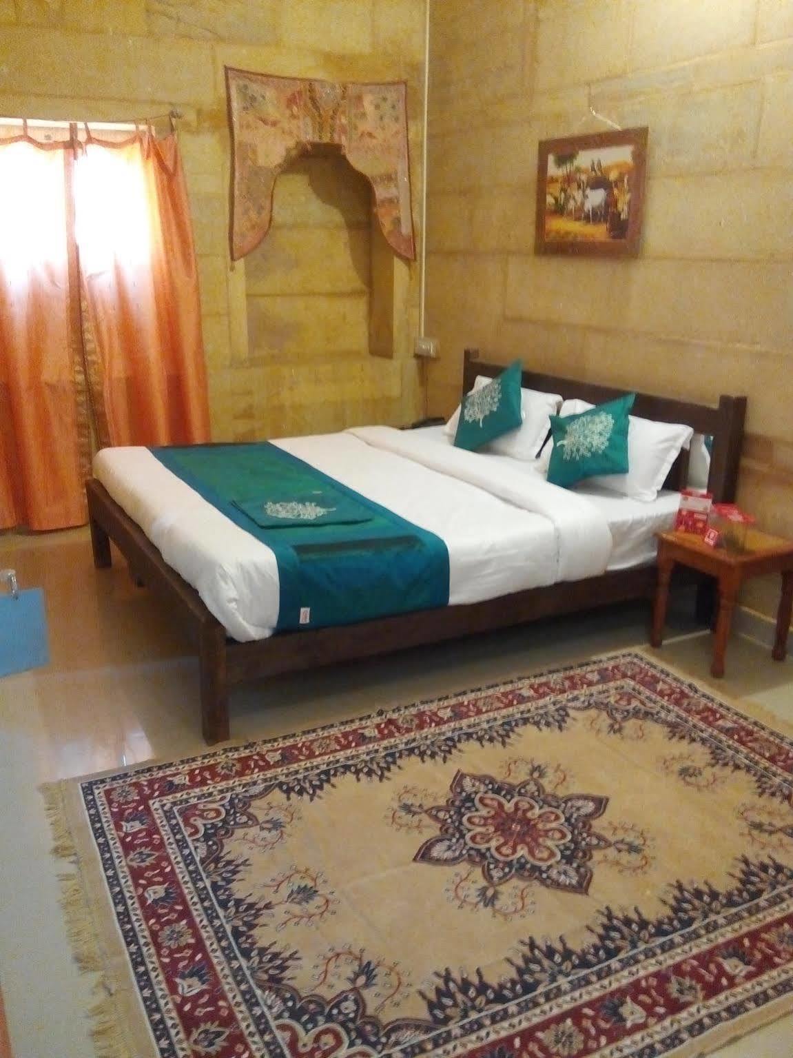 Hotel Heera Court