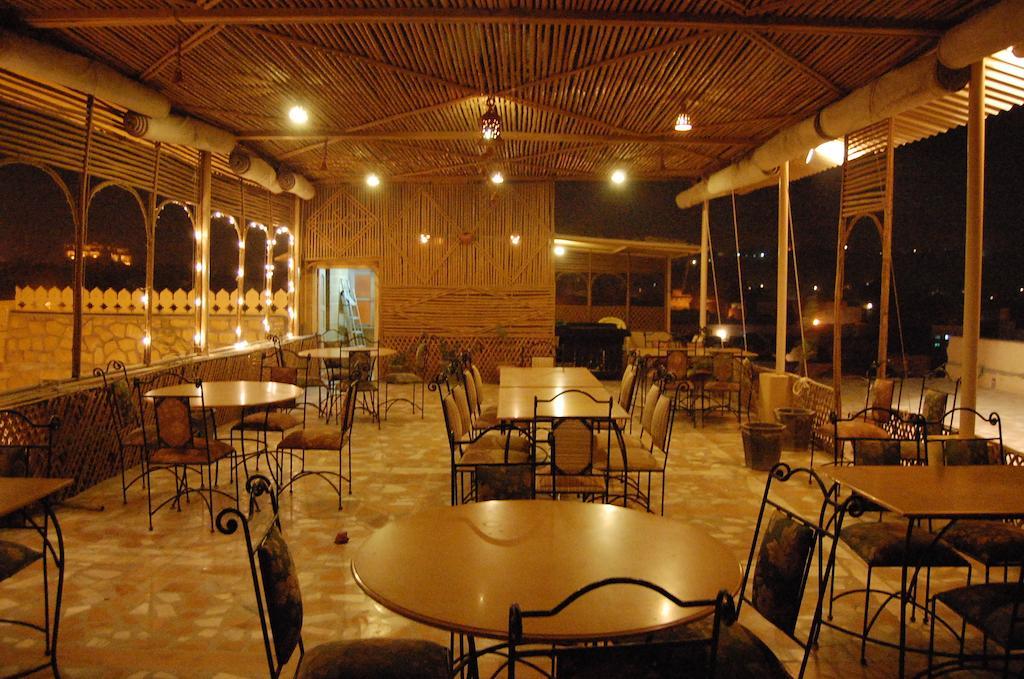 Deoki Niwas Palace Hotel