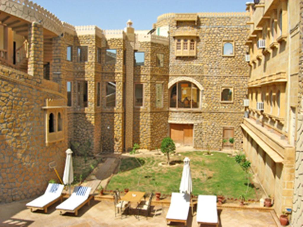 Deoki Niwas Palace 3*