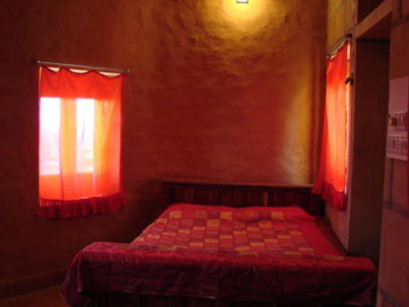 Guest house Mud Mirror