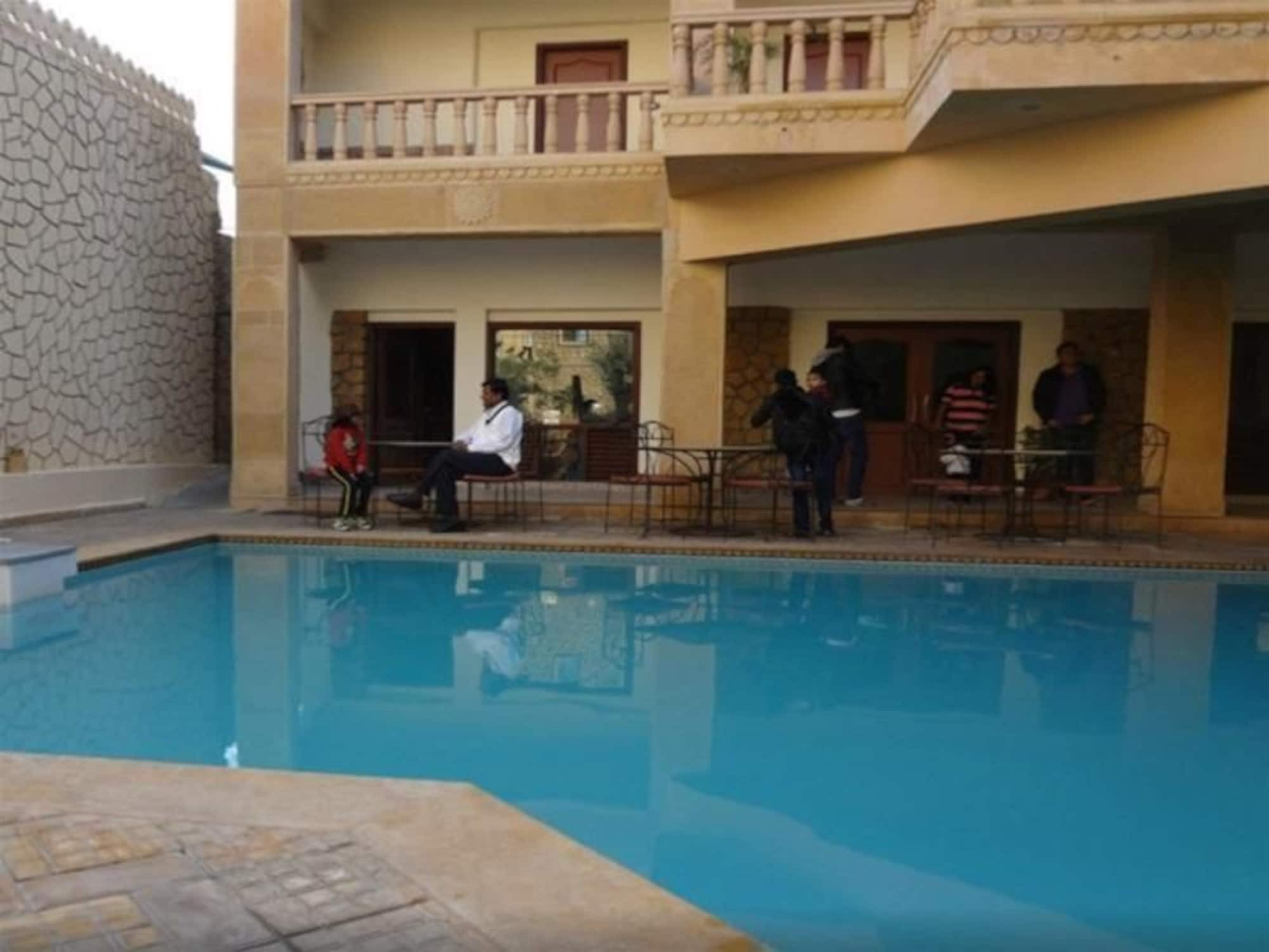 Hotel Deoki Niwas Palace 3*