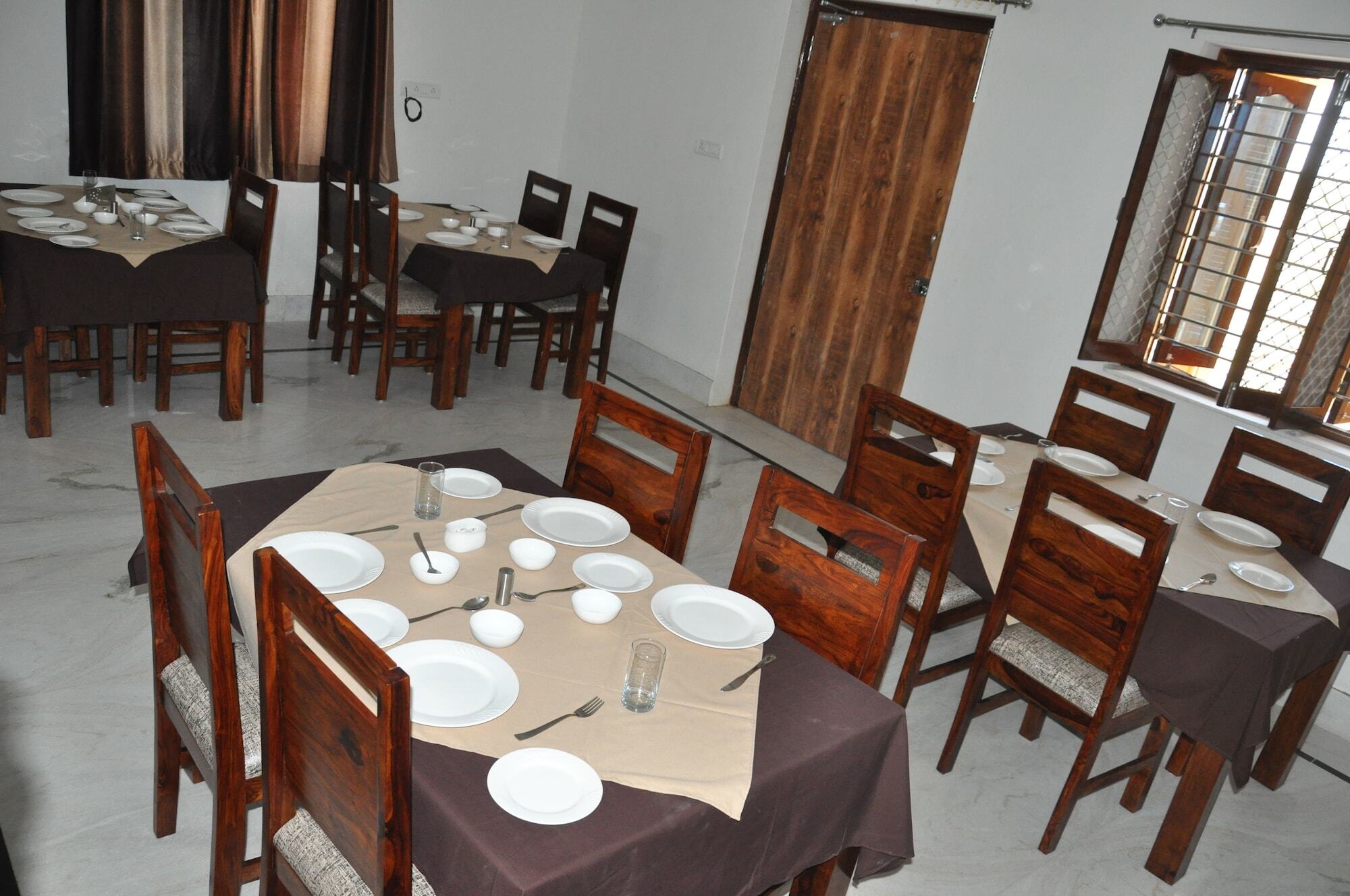 Hotel Sartaj 3*