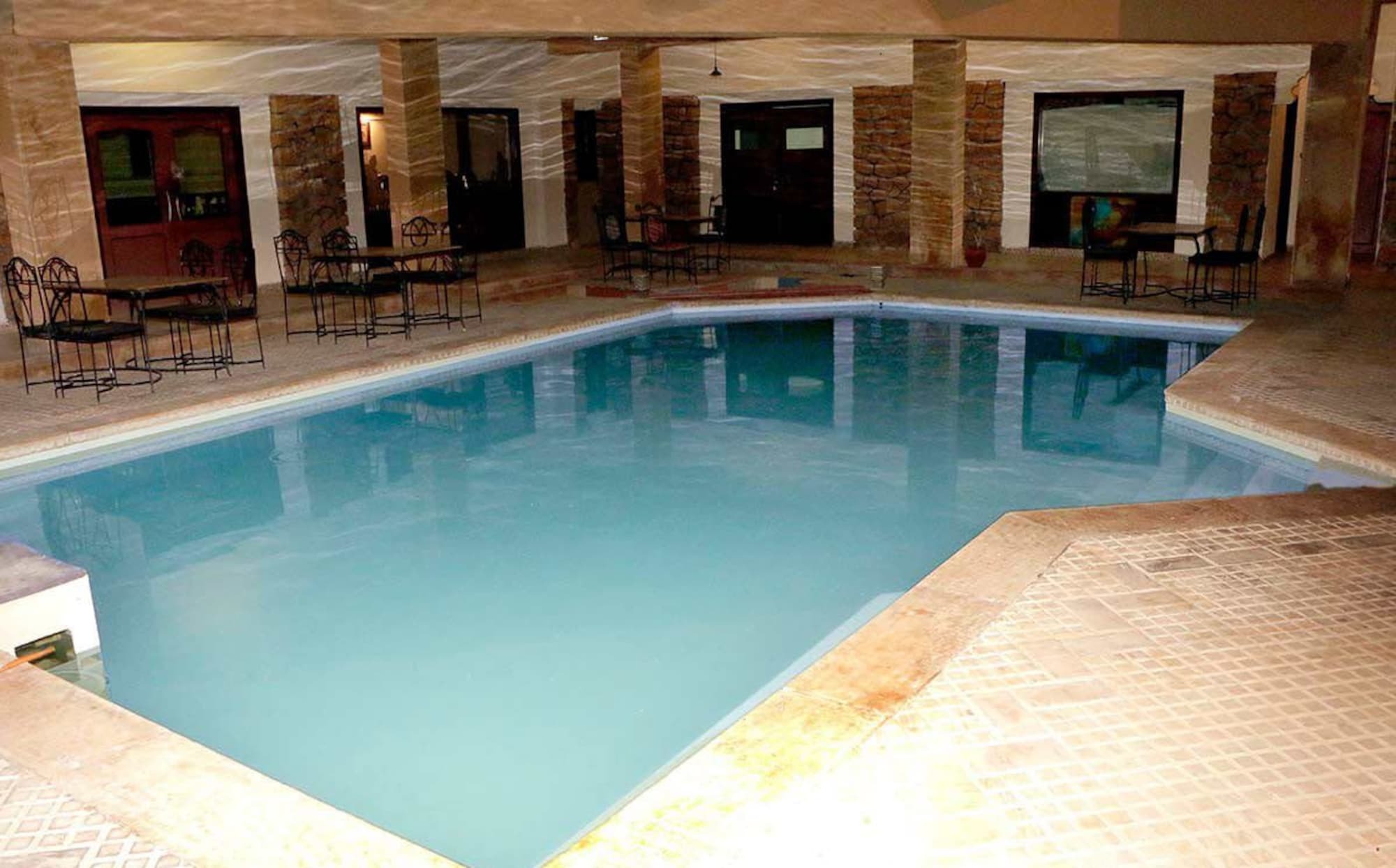 Deoki Niwas Palace 3*