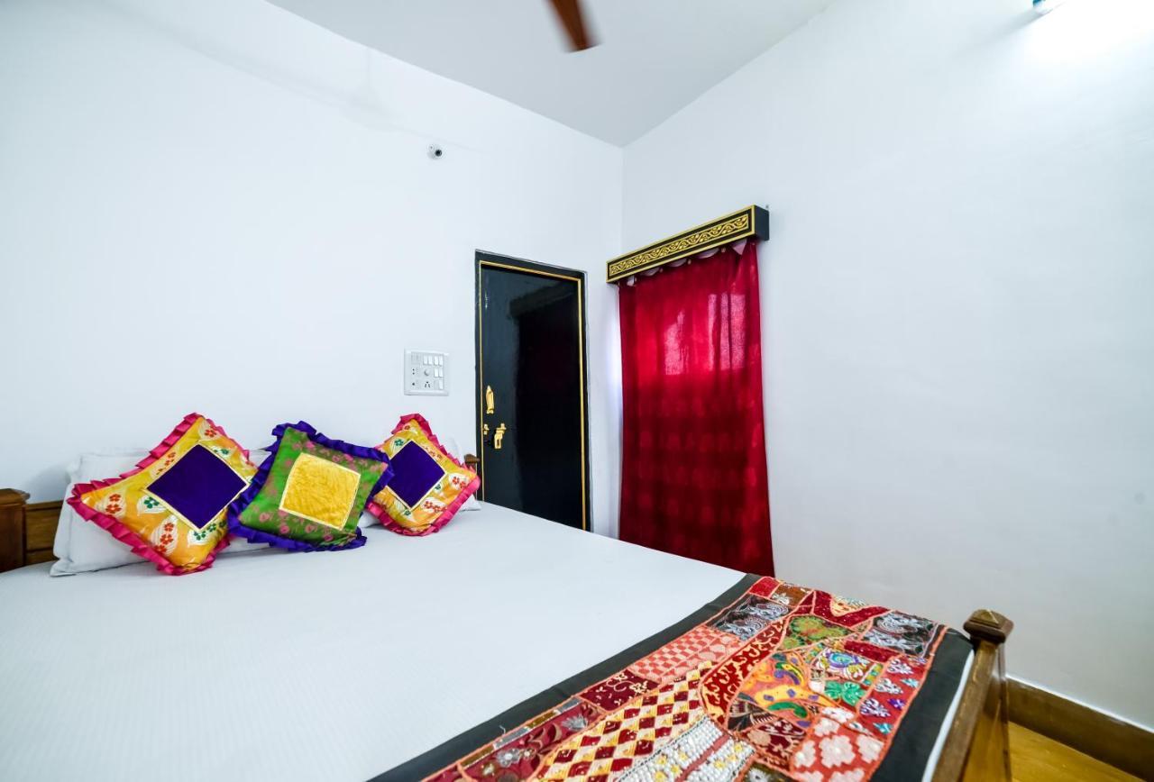 Mud Mirror Guest house Jaisalmer