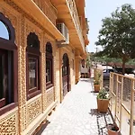 Oyo 7426 Hotel Classic Inn